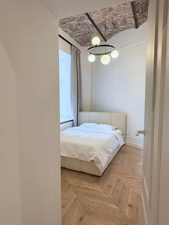 Apartment 10